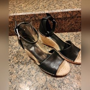 Vince Camuto Leather Wedge Heal Sandle, Size 10M